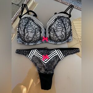 Victoria's Secret Black and White Lace Bra Set with Pink Bows and 32d/small